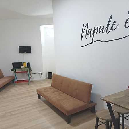 A Casa Di Ilaria Apartment Naples Luaran gambar